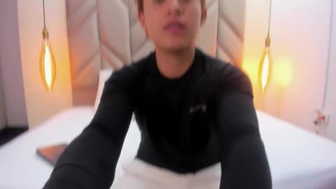 Zukulan online show from 6, 11, 2025