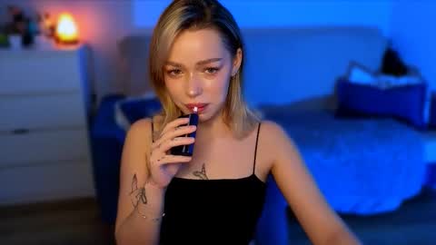 zuzzixx online show from 10, 11, 2025