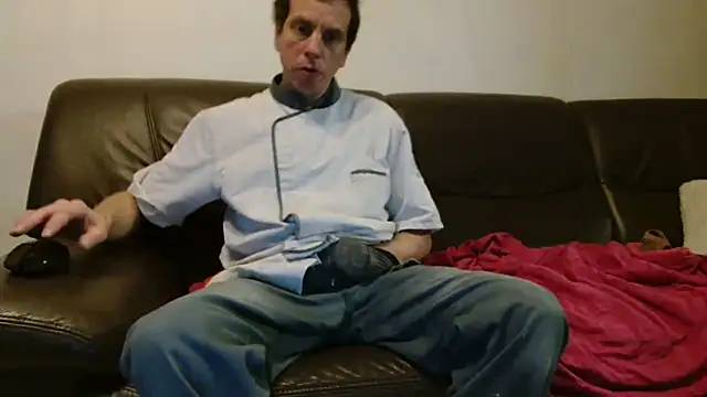 Snapshot of cloupefun chatting on 15, 12, 2025 cloupefun online show from 15, 12, 2025