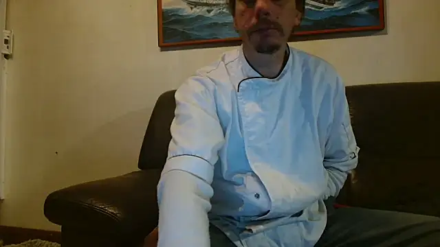 Snapshot of cloupefun chatting on 8, 1, 2026 cloupefun online show from 8, 1, 2026