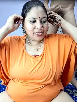 Snapshot of MOM-SUN-COUPLE chatting on 12, 2, 2025 MOM-SUN-COUPLE online show from 12, 2, 2025