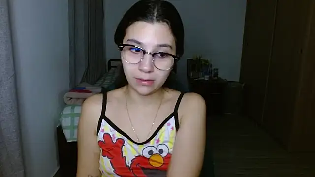 mia  lopez  online show from 22, 10, 2025