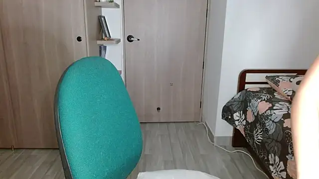 mia  lopez  online show from 14, 4, 2026