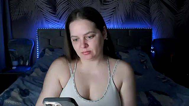 uliastar online show from 10, 4, 2026