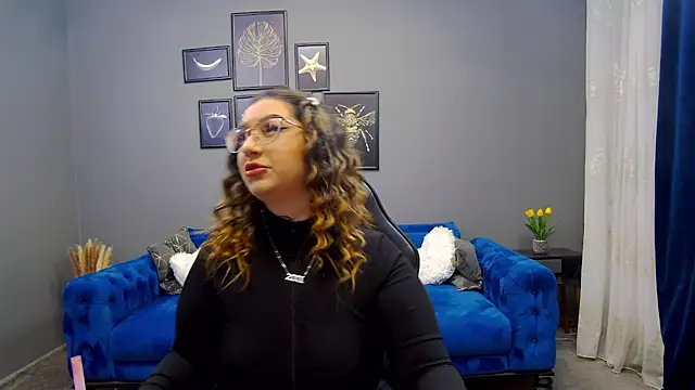 Katewalker  online show from 28, 1, 2025