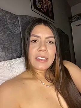 Snapshot of martina_contreras chatting on 7, 5, 2026 martina contreras online show from 7, 5, 2026