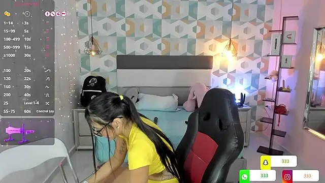 LIA ROUX1 online show from 4, 3, 2025