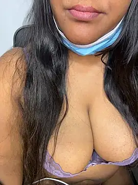 Snapshot of Black_Beauty997 chatting on 15, 7, 2026 Black Beauty997 online show from 15, 7, 2026