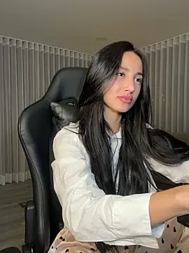 EvaMoet online show from 13, 12, 2024