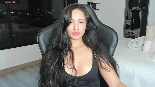 EvaMoet online show from 3, 3, 2025