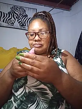 Snapshot of YELLOW_BONE chatting on 9, 5, 2026 YELLOW BONE online show from 9, 5, 2026