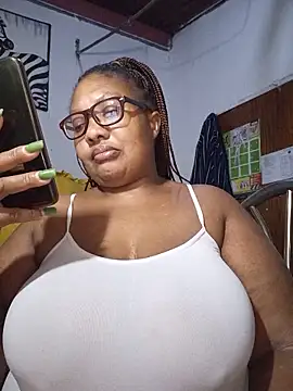 Snapshot of YELLOW_BONE chatting on 14, 5, 2026 YELLOW BONE online show from 14, 5, 2026