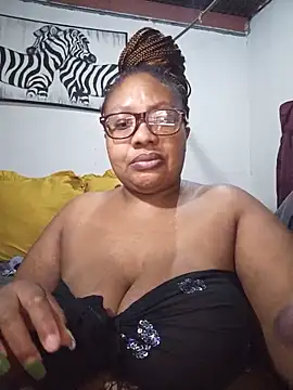 Snapshot of YELLOW_BONE chatting on 19, 5, 2026 YELLOW BONE online show from 19, 5, 2026