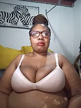 Snapshot of YELLOW_BONE chatting on 23, 5, 2026 YELLOW BONE online show from 23, 5, 2026