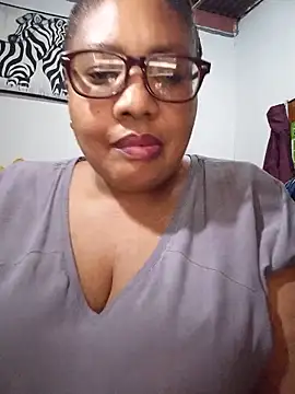 Snapshot of YELLOW_BONE chatting on 26, 5, 2026 YELLOW BONE online show from 26, 5, 2026