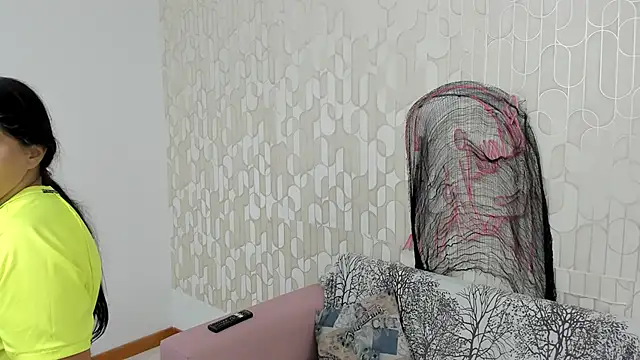 Snapshot of veronica_salas chatting on 29, 10, 2025 veronica salas online show from 29, 10, 2025