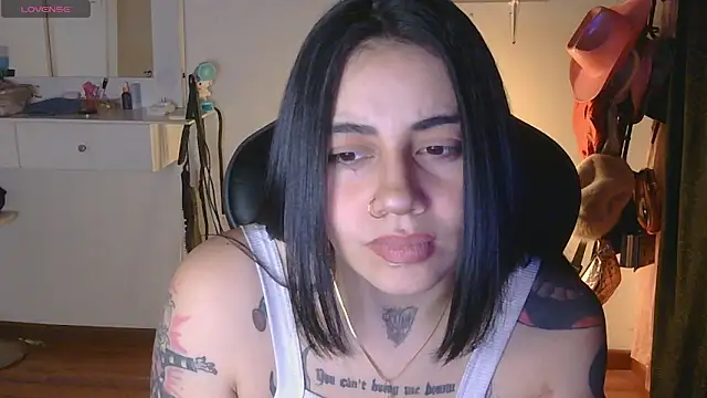 Snapshot of val_bardot chatting on 9, 6, 2026 val bardot online show from 9, 6, 2026