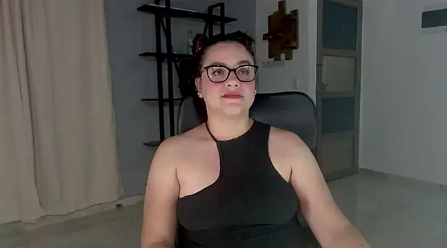 Snapshot of maela1 chatting on 21, 12, 2024 maela1 online show from 21, 12, 2024