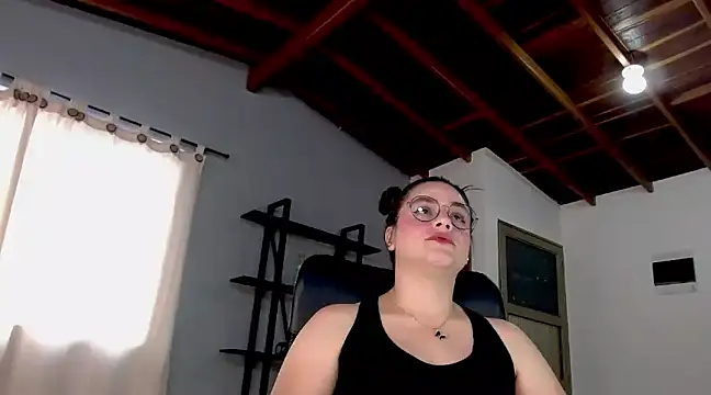 Snapshot of maela1 chatting on 5, 1, 2025 maela1 online show from 5, 1, 2025