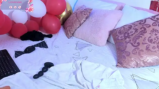 Snapshot of Estrella_Duran chatting on 15, 2, 2025 Estrella Duran online show from 15, 2, 2025