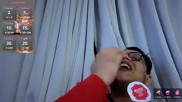 Snapshot of batman2433 chatting on 30, 10, 2025 batman2433 online show from 30, 10, 2025