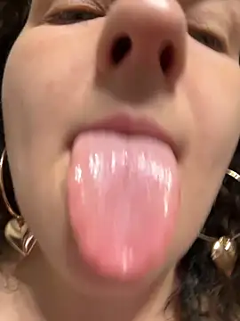 Taisia W online show from 6, 10, 2025