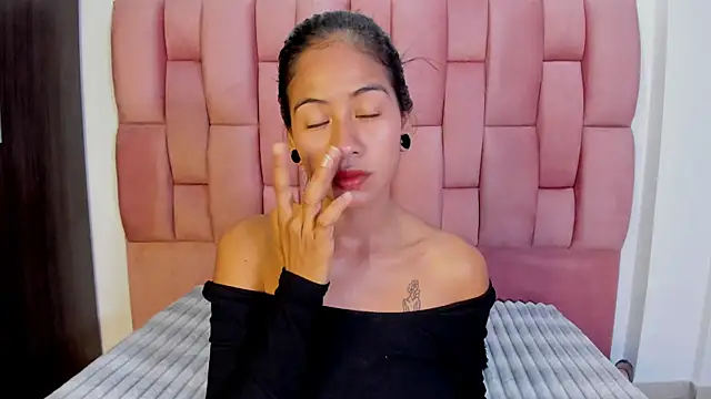 Snapshot of JuliKim_ chatting on 24, 9, 2025 JuliKim online show from 24, 9, 2025