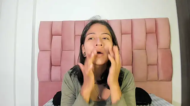 Snapshot of JuliKim_ chatting on 29, 9, 2025 JuliKim online show from 29, 9, 2025