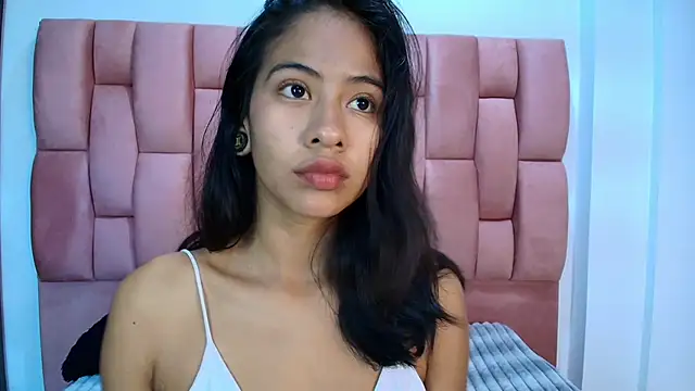 Snapshot of JuliKim_ chatting on 1, 3, 2026 JuliKim online show from 1, 3, 2026