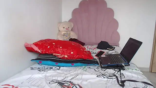 lady hot2xx online show from 4, 11, 2025