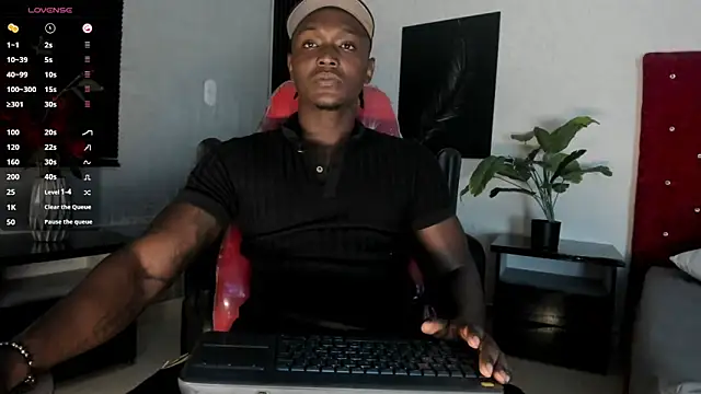 Snapshot of DannSmmith chatting on 25, 4, 2026 DannSmmith online show from 25, 4, 2026