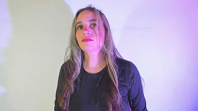 Snapshot of Natalia_Suarez chatting on 2, 10, 2025 Natalia Suarez online show from 2, 10, 2025