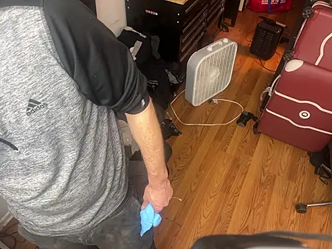 Snapshot of leanjamesdean chatting on 8, 3, 2026 leanjamesdean online show from 8, 3, 2026