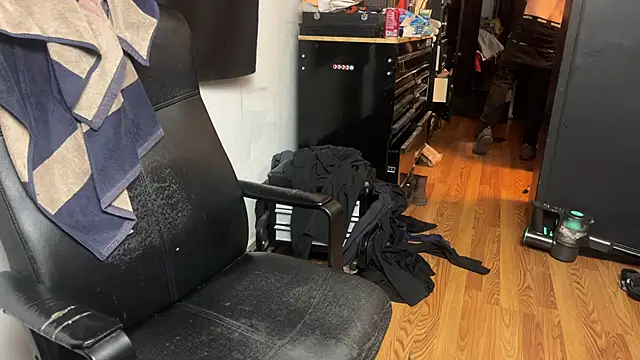 Snapshot of leanjamesdean chatting on 5, 4, 2026 leanjamesdean online show from 5, 4, 2026