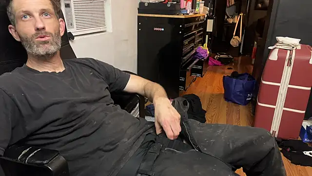 Snapshot of leanjamesdean chatting on 11, 4, 2026 leanjamesdean online show from 11, 4, 2026