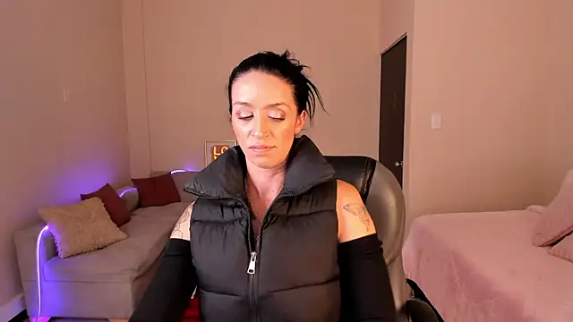 Kristen Garner online show from 28, 5, 2026
