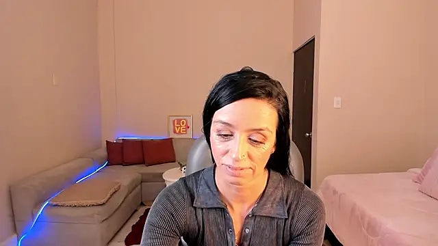 Snapshot of Kristen_Garner chatting on 5, 6, 2026 Kristen Garner online show from 5, 6, 2026