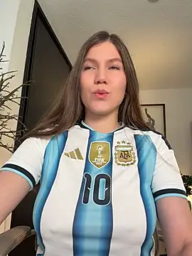 AmelieLaurent  online show from 11, 7, 2026