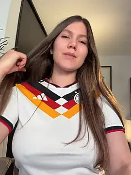 AmelieLaurent  online show from 14, 7, 2026