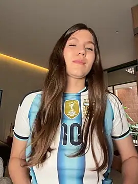 AmelieLaurent  online show from 19, 7, 2026