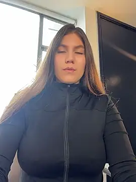 AmelieLaurent  online show from 25, 7, 2026