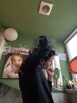 ETHAN MOORE online show from 28, 10, 2025