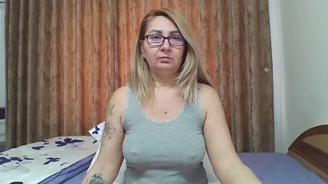 PussyEvely online show from 2, 3, 2026