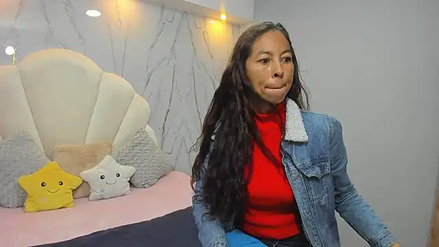 Snapshot of Rosalinda_Cortez chatting on 19, 12, 2024 Rosalinda Cortez online show from 19, 12, 2024