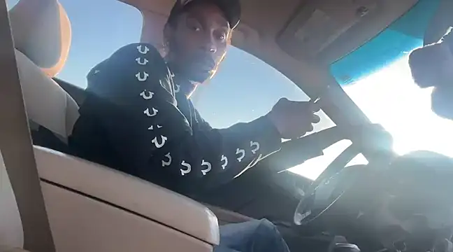 ITSONLYKENNY online show from 28, 1, 2025