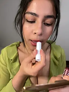 CuteKira7 online show from 4, 6, 2026