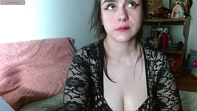 Snapshot of collette_beaufoy_ chatting on 2, 11, 2025 collette beaufoy online show from 2, 11, 2025