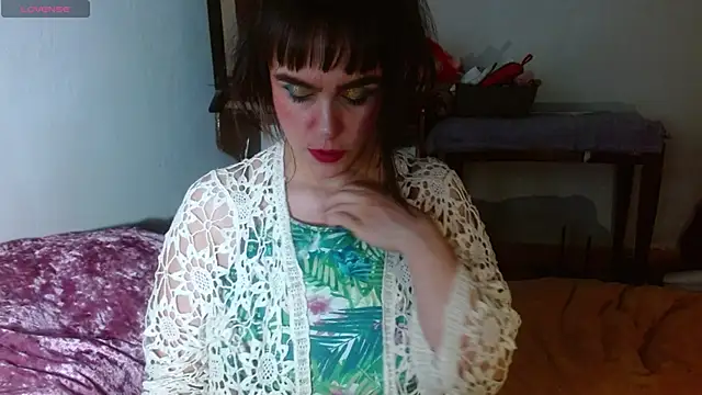 Snapshot of collette_beaufoy_ chatting on 4, 12, 2025 collette beaufoy online show from 4, 12, 2025