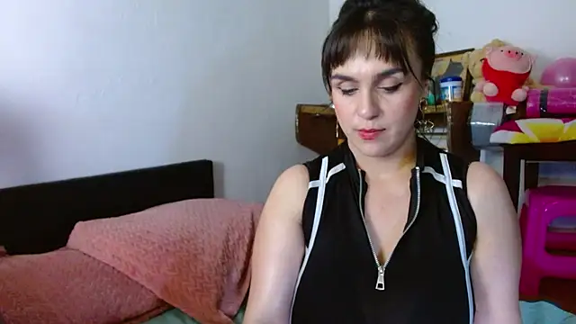 Snapshot of collette_beaufoy_ chatting on 15, 5, 2026 collette beaufoy online show from 15, 5, 2026