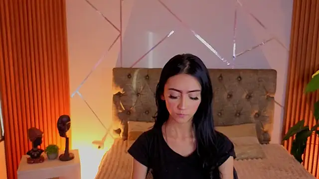 Snapshot of Coralinnee_ chatting on 17, 7, 2026 Coralinnee online show from 17, 7, 2026